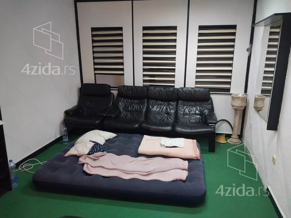 Lokal | 4zida