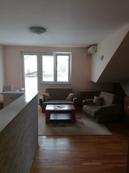 Ugrinovački put 27 deo | 4zida.rs