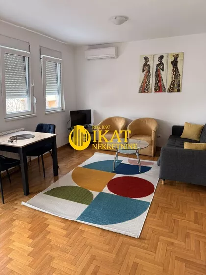 Ustanička | 4zida.rs