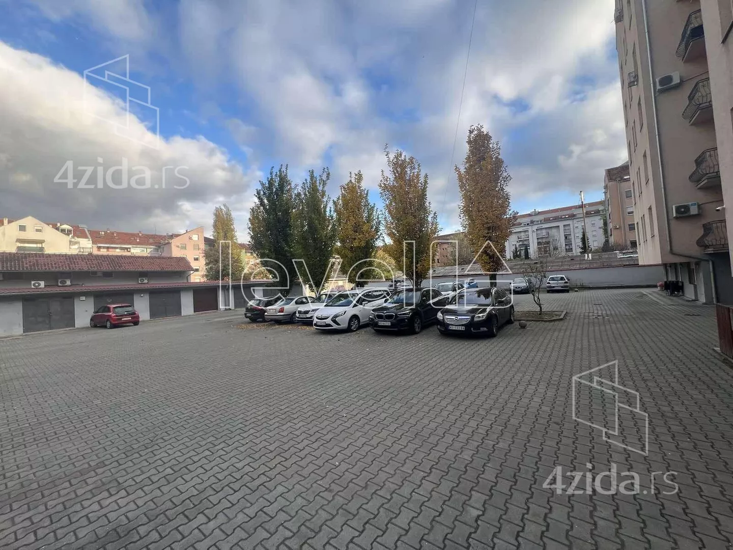 Dvoiposoban stan | 4zida