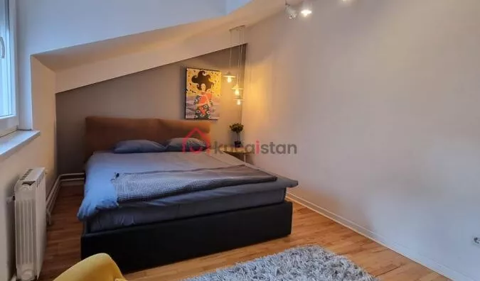 Sedmosoban stan | 4zida