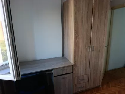 Crveni Pevac | 4zida.rs