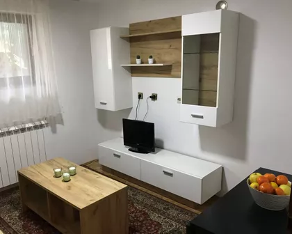 Crveno barjace 1c | 4zida.rs