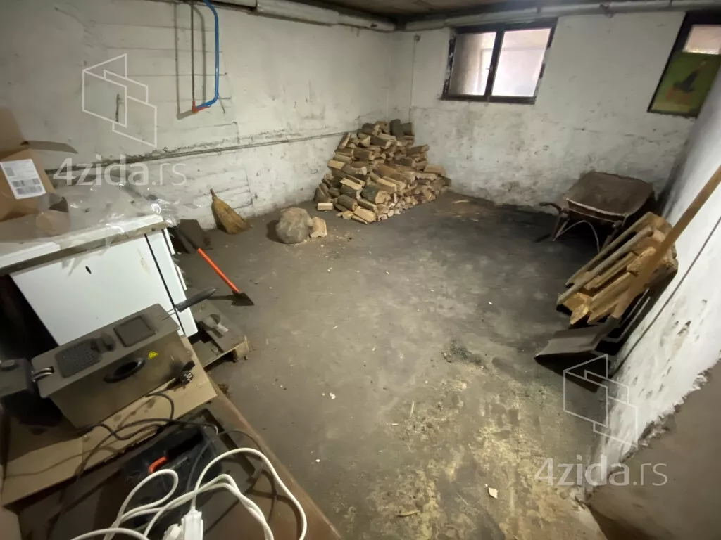 Šestosoban stan | 4zida