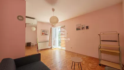 Učiteljska | 4zida.rs