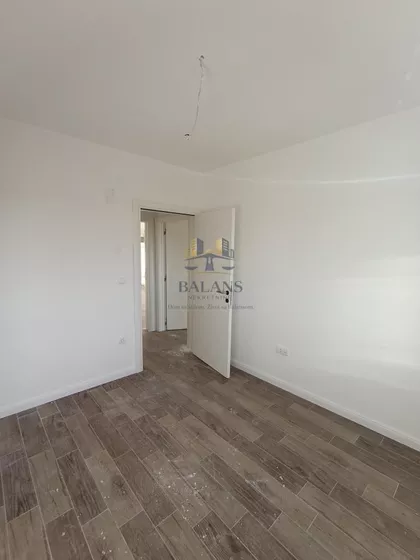 Stari Banovci | 4zida.rs