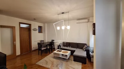 Jovana Ćirilova | 4zida.rs