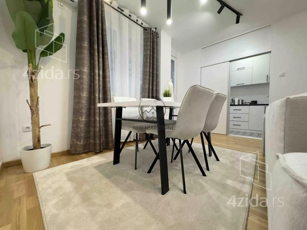 Troiposoban stan | 4zida