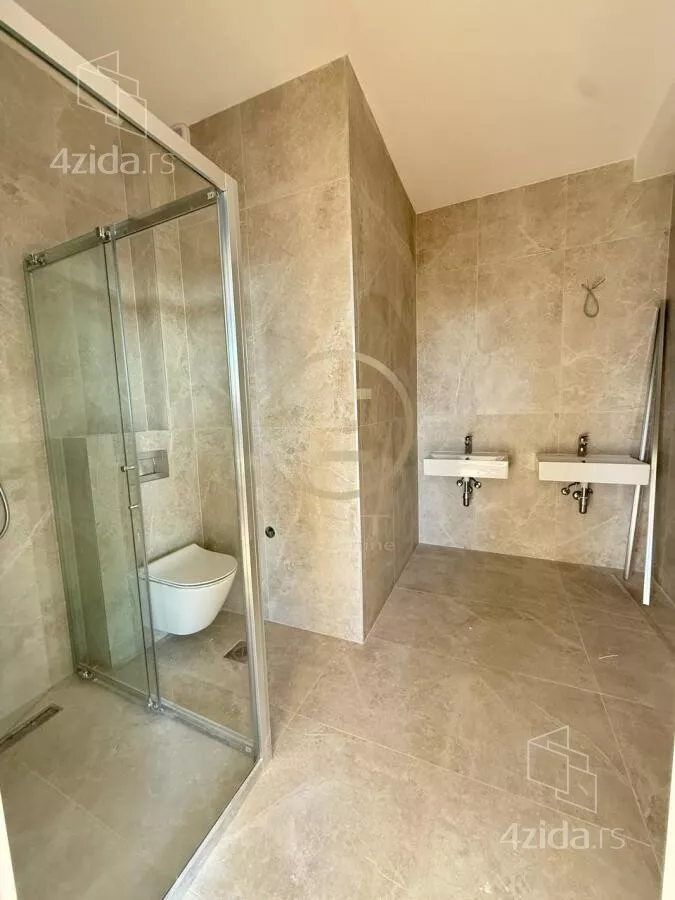 Petosoban stan | 4zida