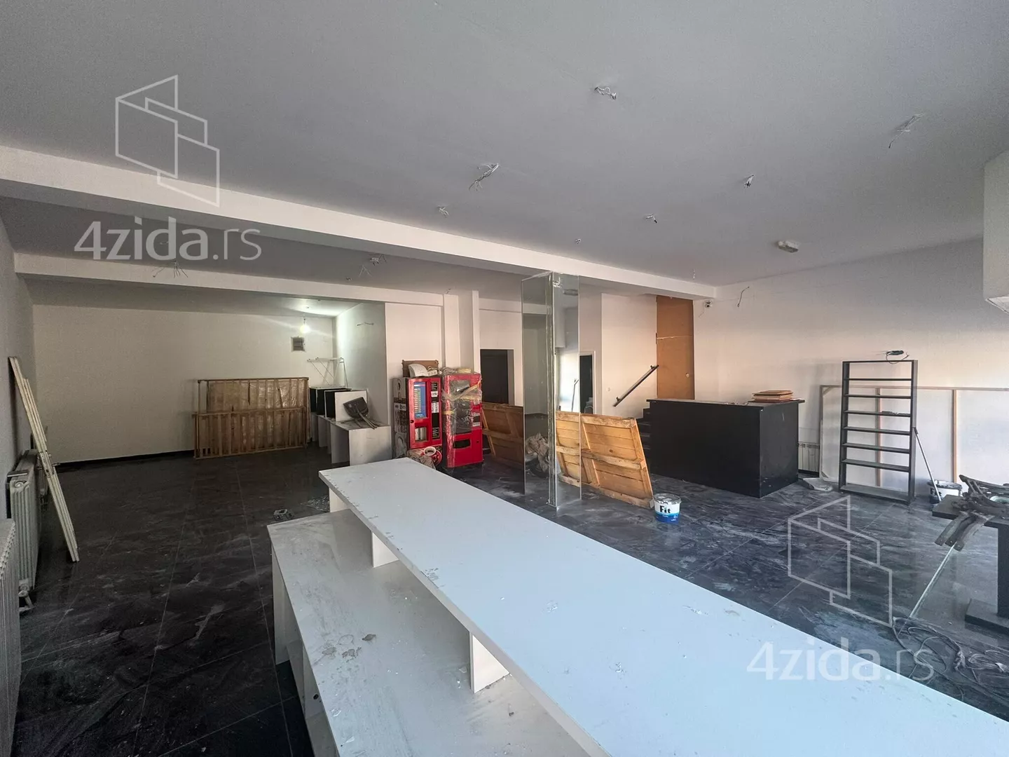 Lokal | 4zida