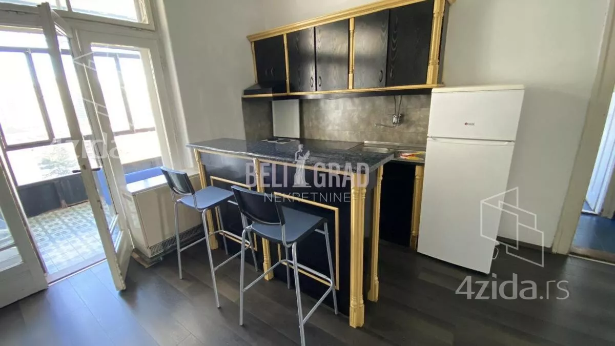 Šestosoban stan | 4zida