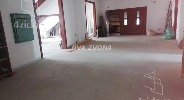 Poslovna zgrada | 4zida