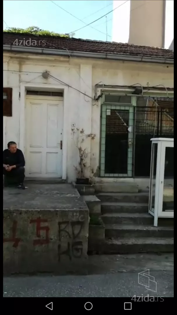 Lokal | 4zida