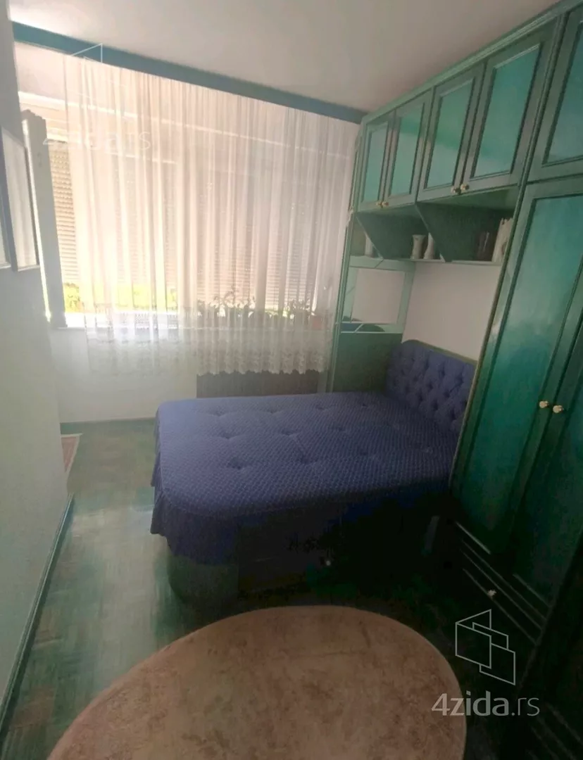 Četvoroiposoban stan | 4zida