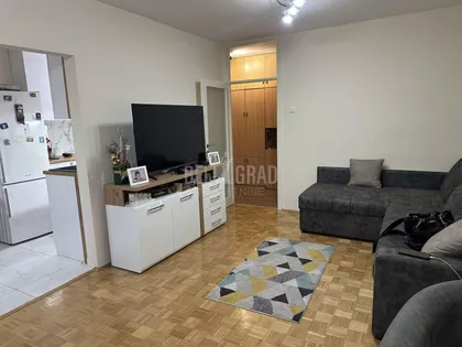 Mića Radakovića | 4zida.rs