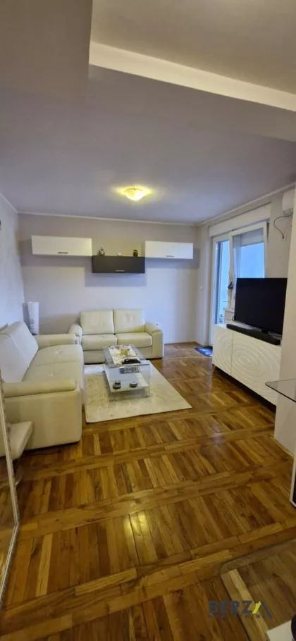 Bulevar Patrijarha Pavla (Somborski Bulevar) | 4zida.rs