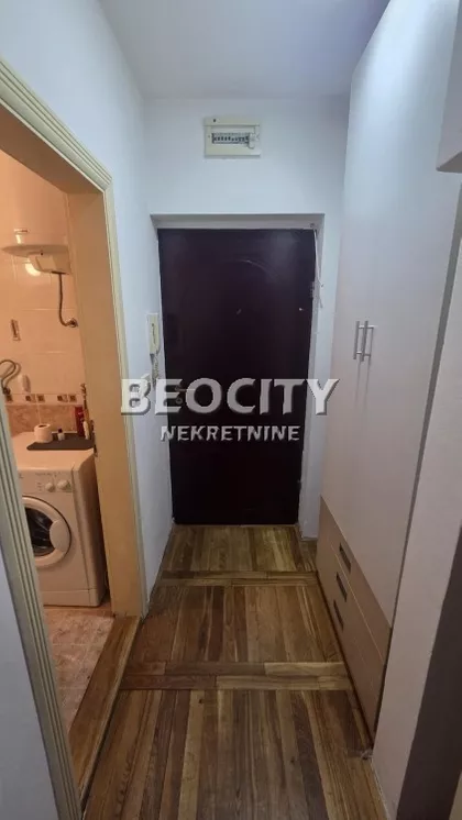 17. oktobra | 4zida.rs