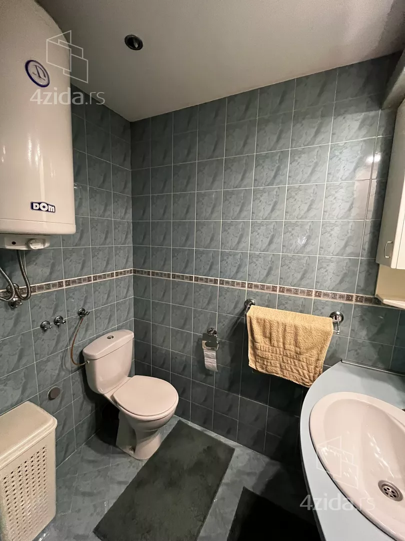 Šestosoban stan | 4zida