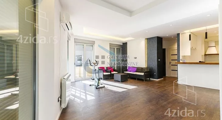 Petosoban stan | 4zida