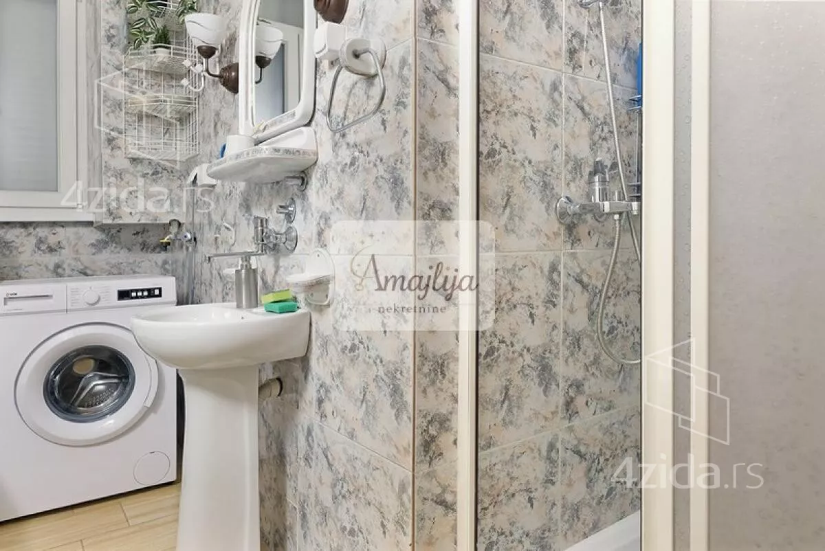 Petosoban stan | 4zida