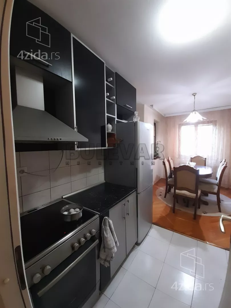 Troiposoban stan | 4zida