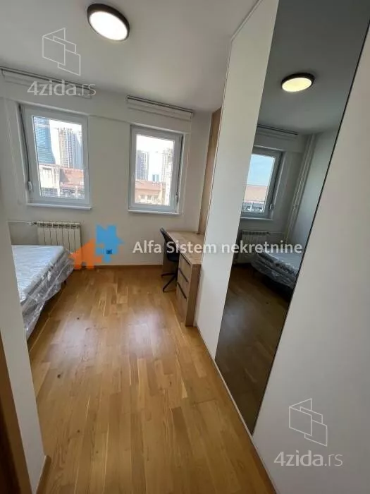 Četvoroiposoban stan | 4zida