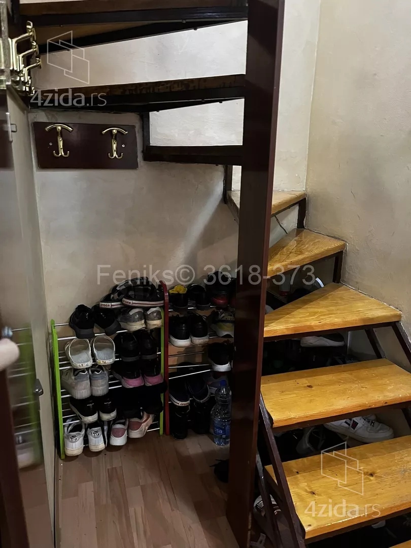 Šestosoban stan | 4zida