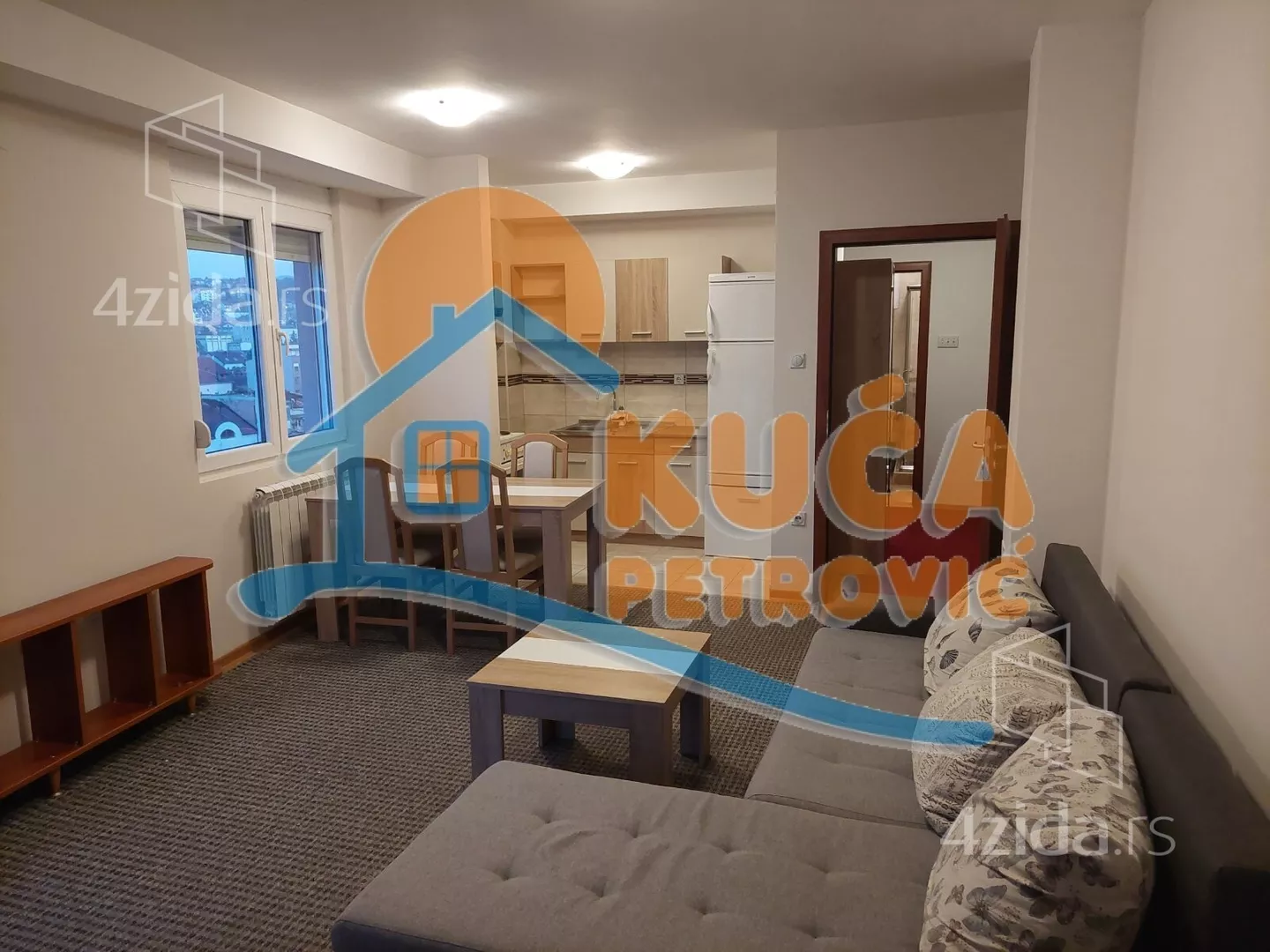 Jednoiposoban stan | 4zida