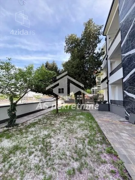 Petosoban stan | 4zida