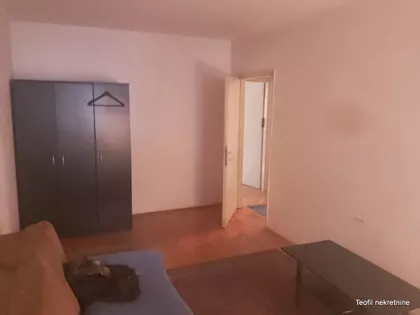 Milana Uzelca | 4zida.rs