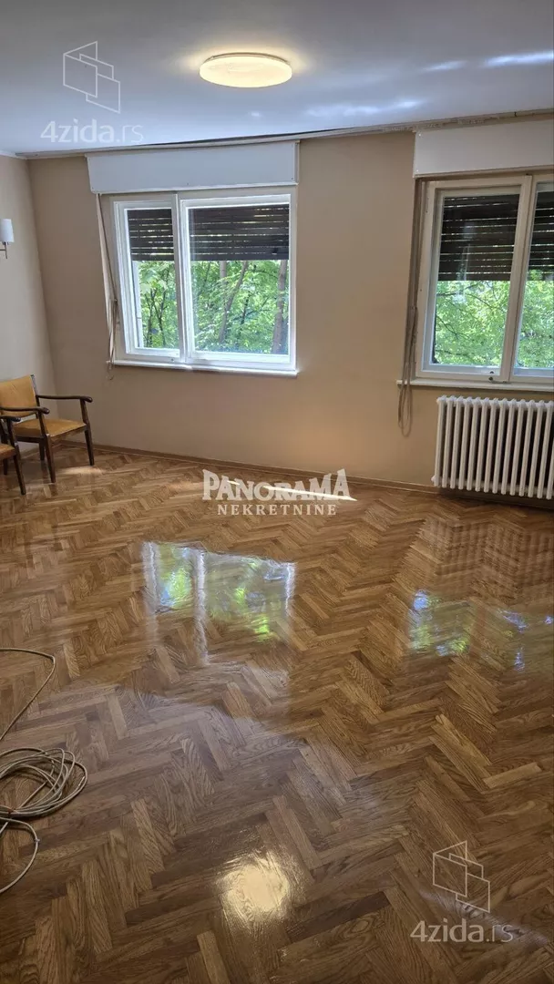 Četvoroiposoban stan | 4zida