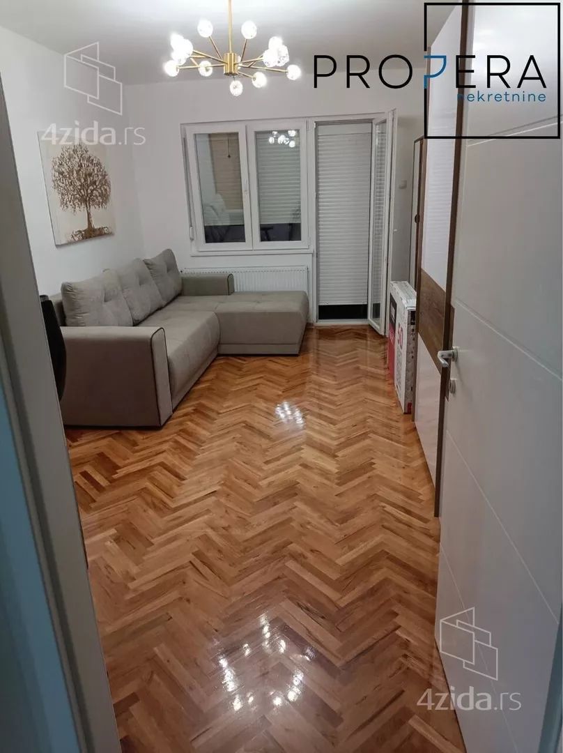 Četvoroiposoban stan | 4zida