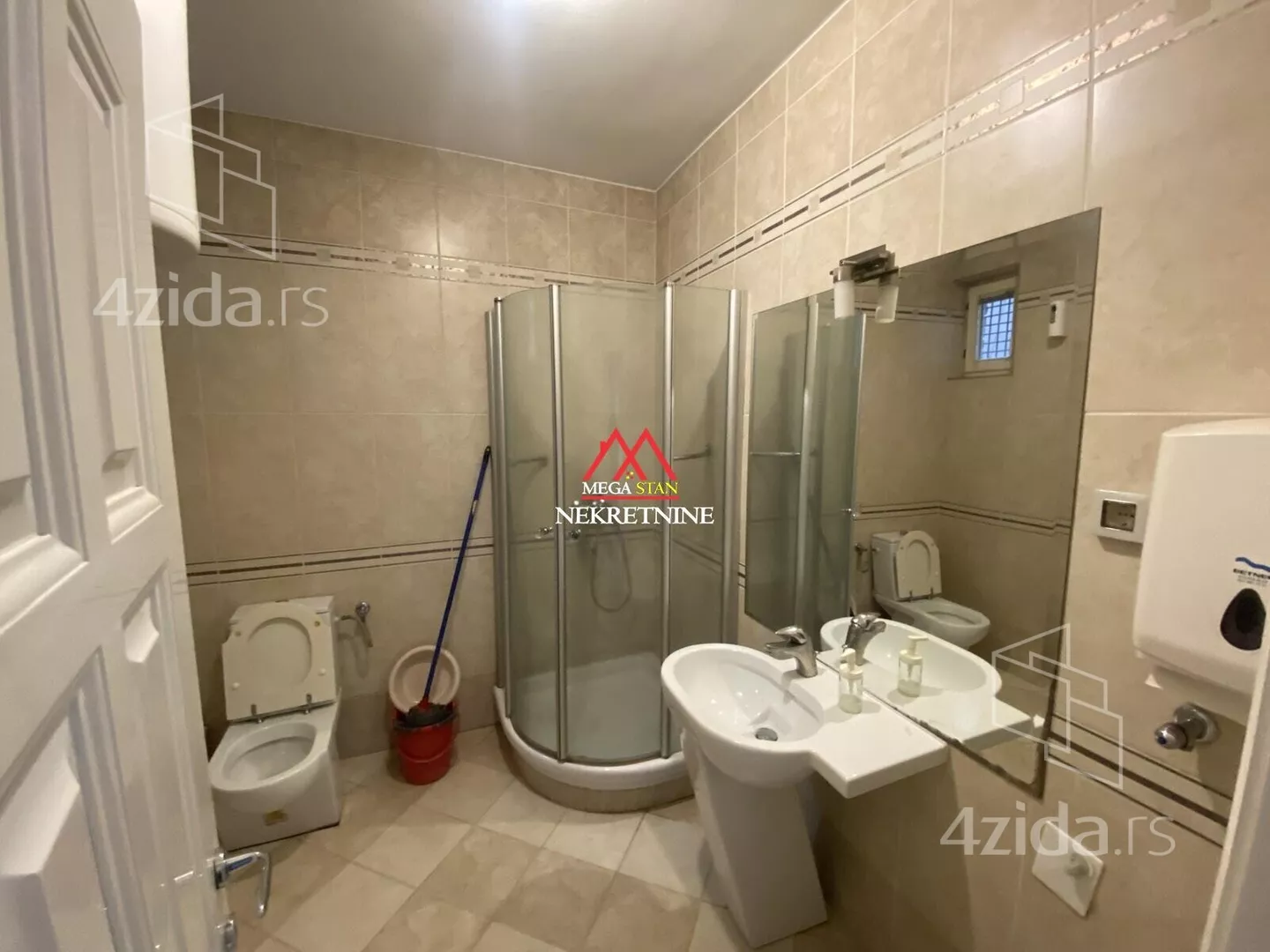 Poslovni prostor | 4zida