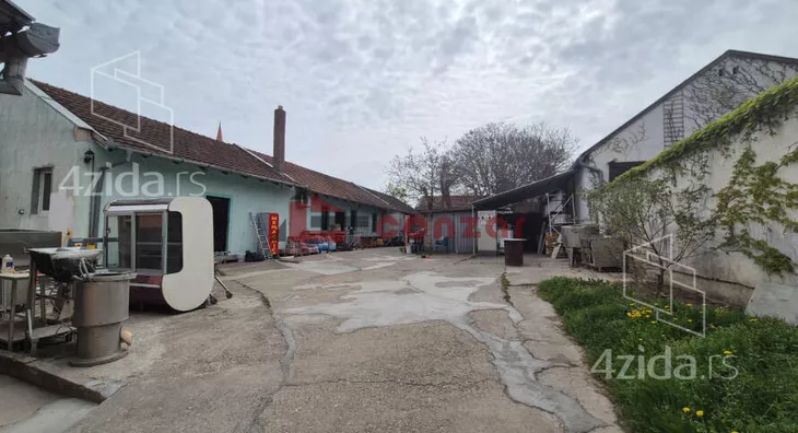 Poslovna zgrada | 4zida