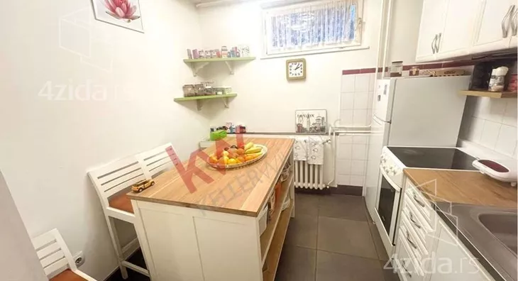 Petosoban stan | 4zida