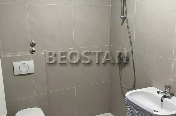Šestosoban stan | 4zida