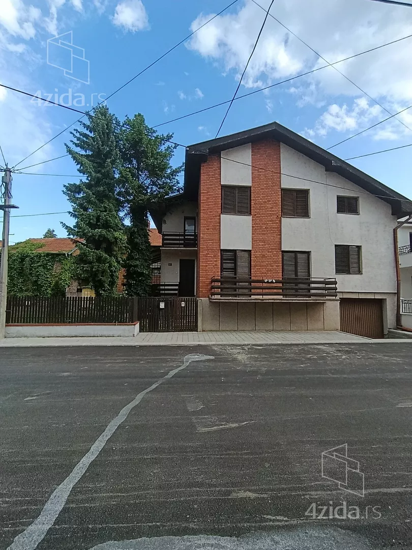 3-etažna kuća | 4zida