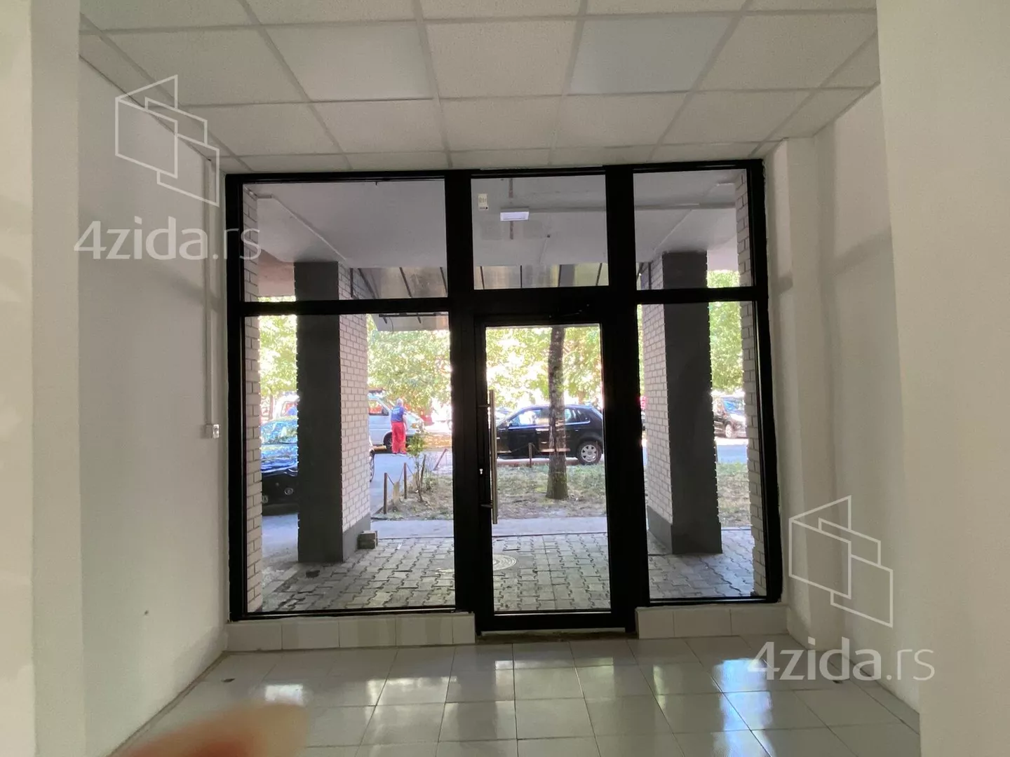 Lokal | 4zida