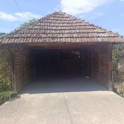Okolne lokacije | 4zida.rs