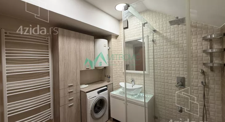 Četvoroiposoban stan | 4zida