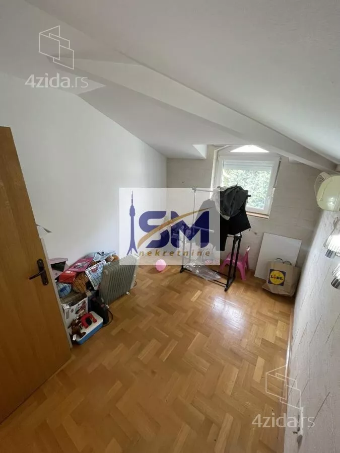 Šestosoban stan | 4zida