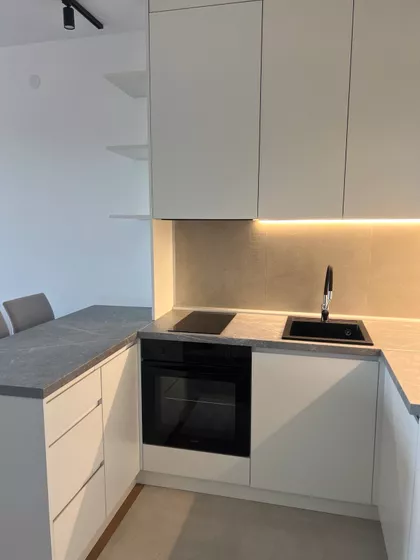 Heroja Pinkija | 4zida.rs