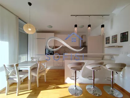 Petra Drapšina | 4zida.rs