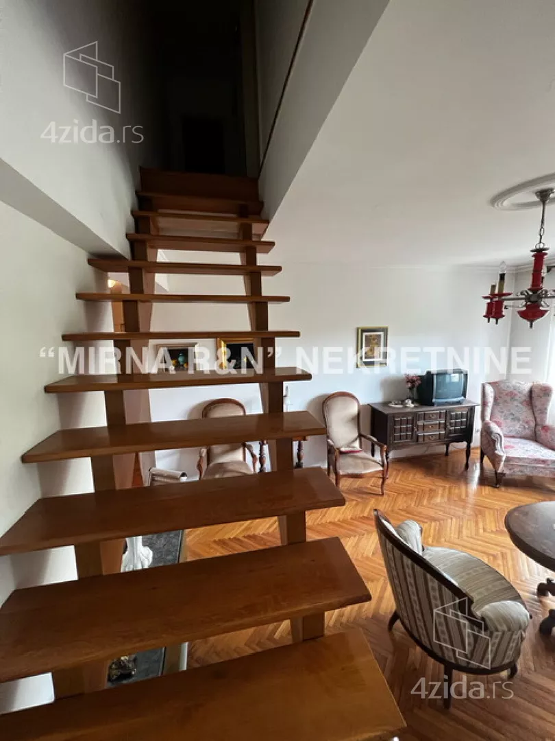 Četvoroiposoban stan | 4zida