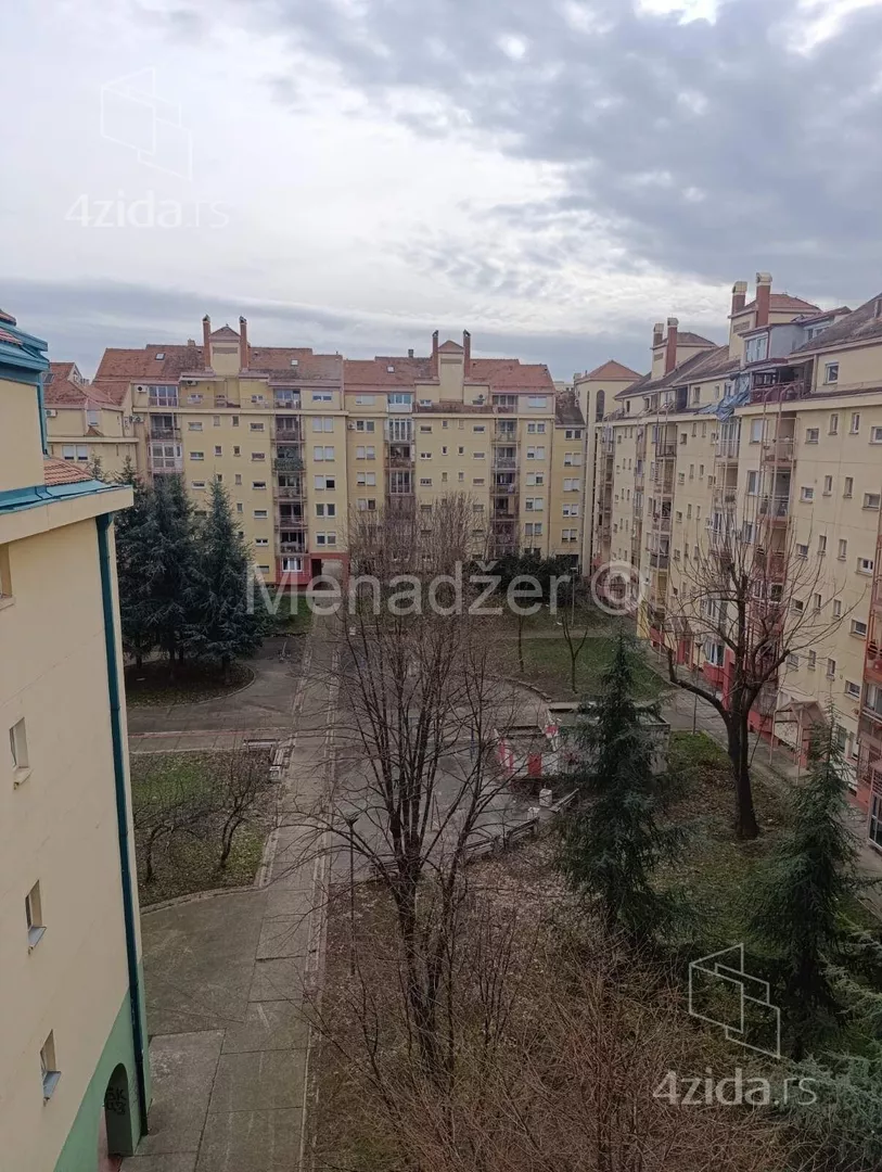 Troiposoban stan | 4zida