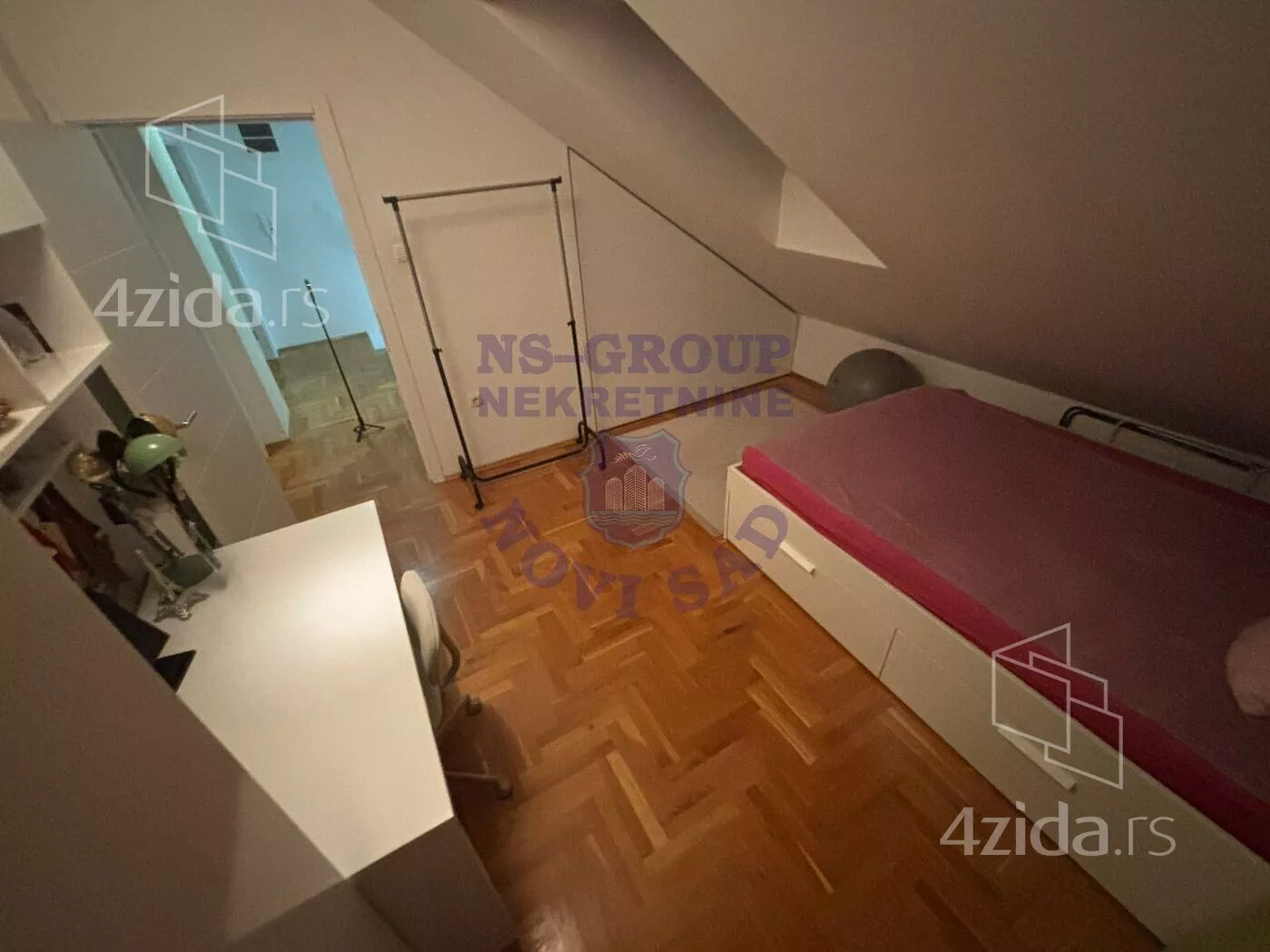 Četvoroiposoban stan | 4zida