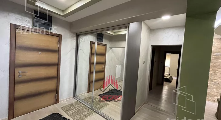 Petoiposoban stan | 4zida