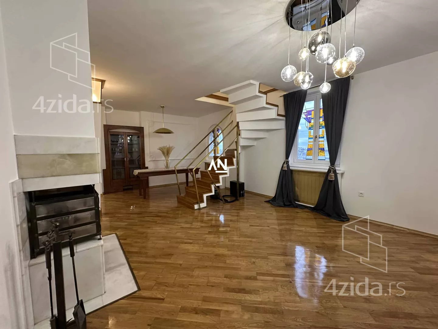 Petosoban stan | 4zida