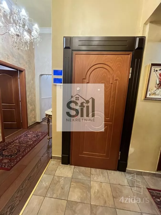 Petosoban stan | 4zida