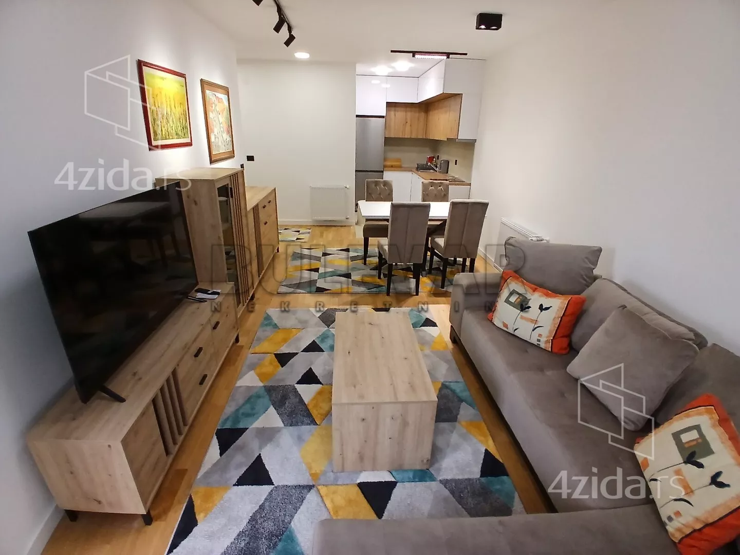 Jednoiposoban stan | 4zida